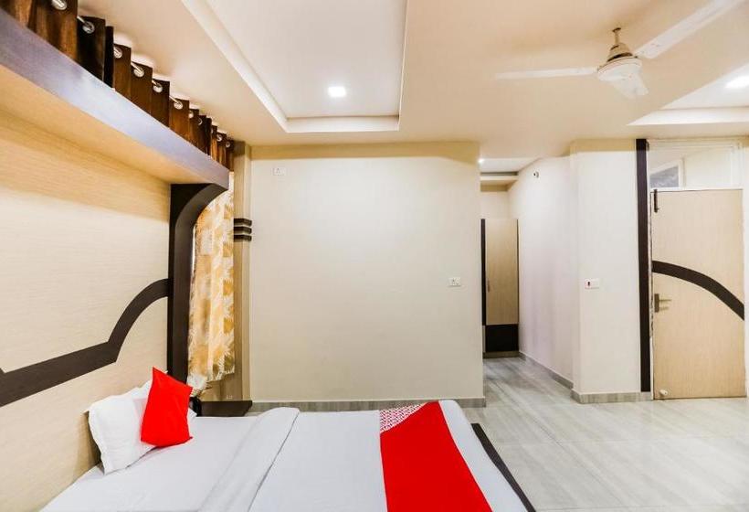 فندق Oyo 47149 Friends Corner Deluxe