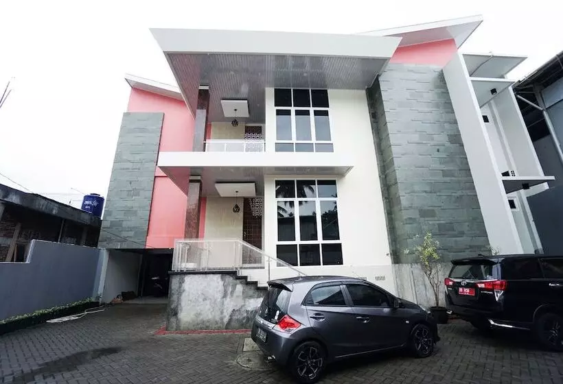 هتل Oyo 1290 Felizcha House