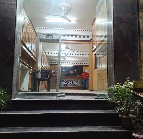 בית מלון כפרי Le Mount Plaza Delhi Igi Airport