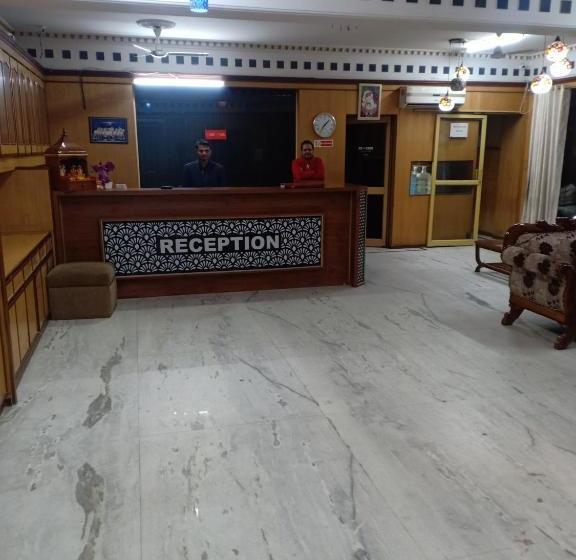 בית מלון כפרי Le Mount Plaza Delhi Igi Airport