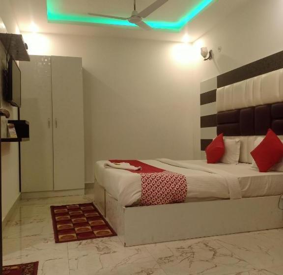 בית מלון כפרי Le Mount Plaza Delhi Igi Airport