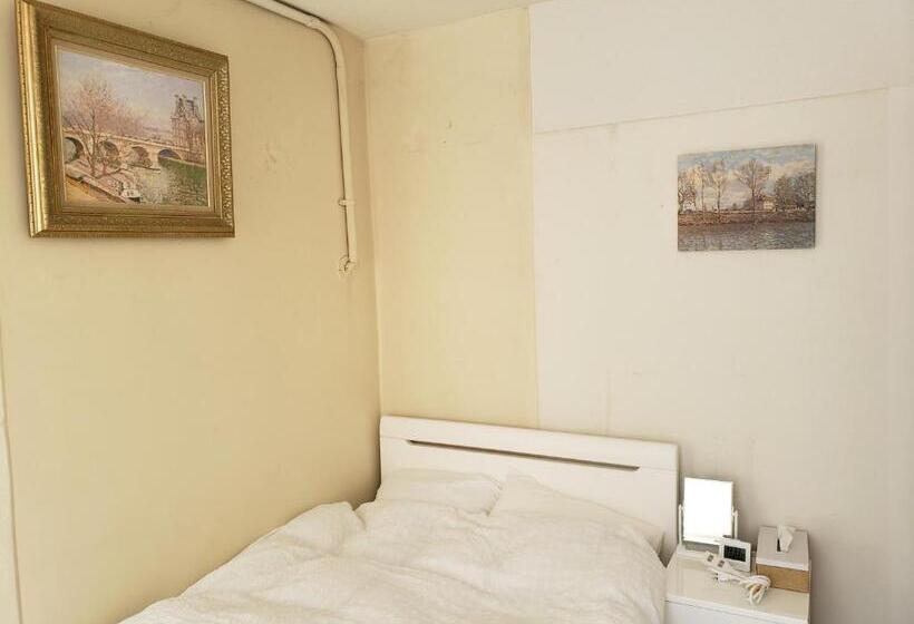 مبيت وإفطار Gardenroom Bnb Yumyum