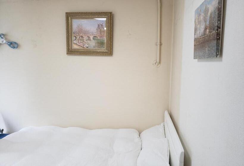 مبيت وإفطار Gardenroom Bnb Yumyum