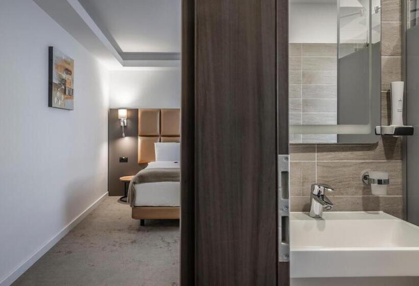 هتل Charm Boutique