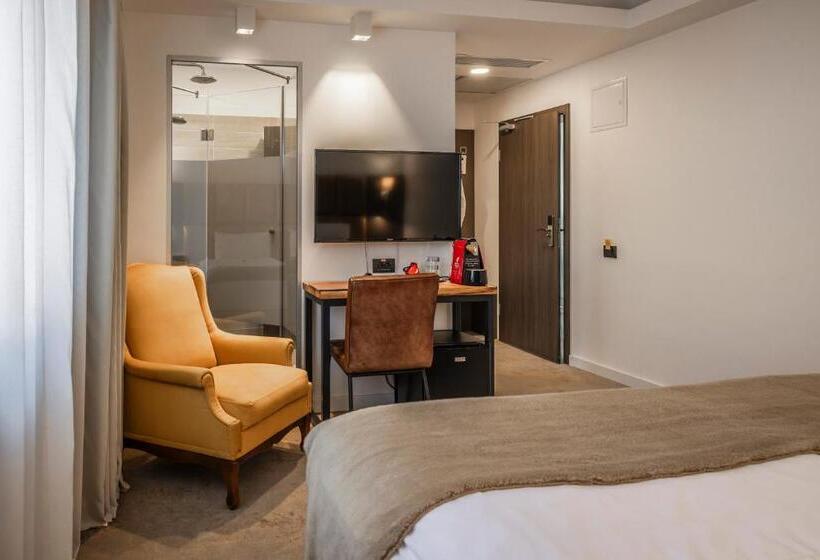 هتل Charm Boutique