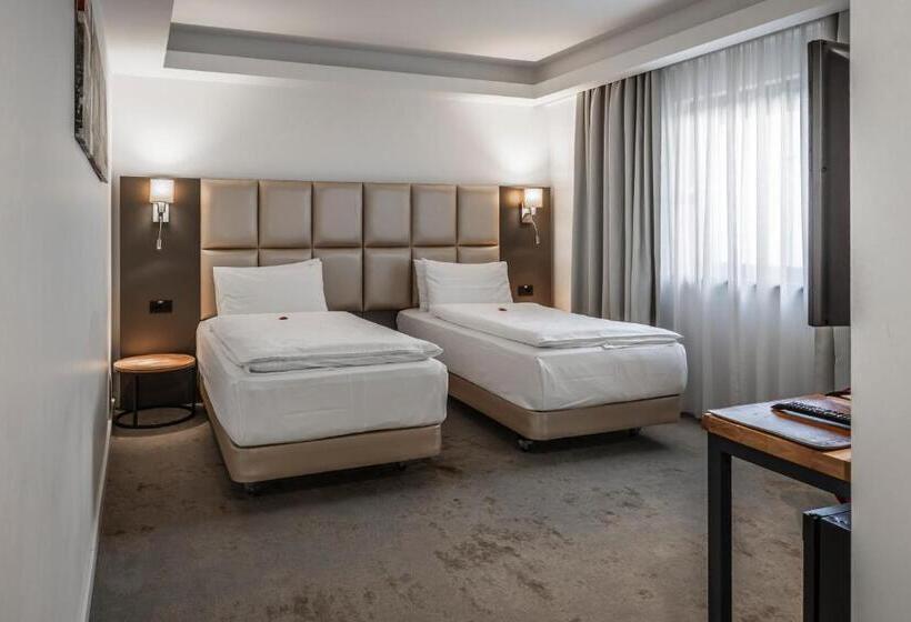 هتل Charm Boutique