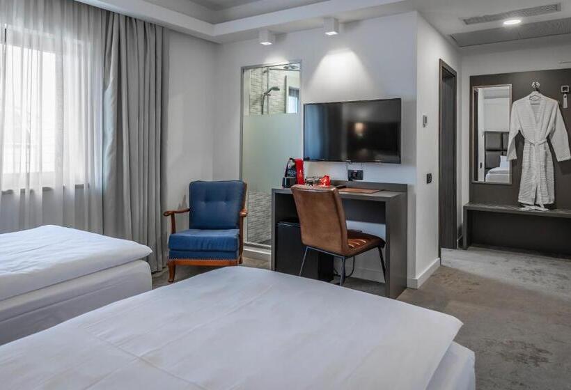 هتل Charm Boutique