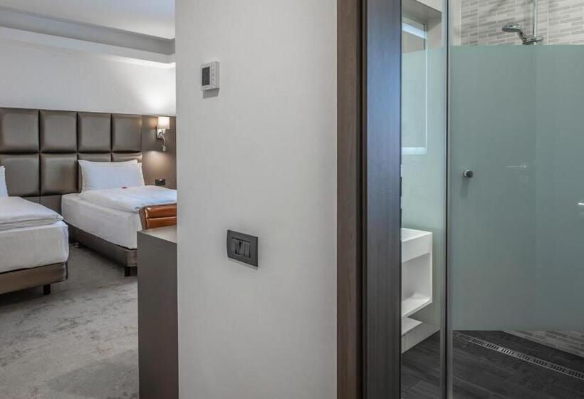 هتل Charm Boutique