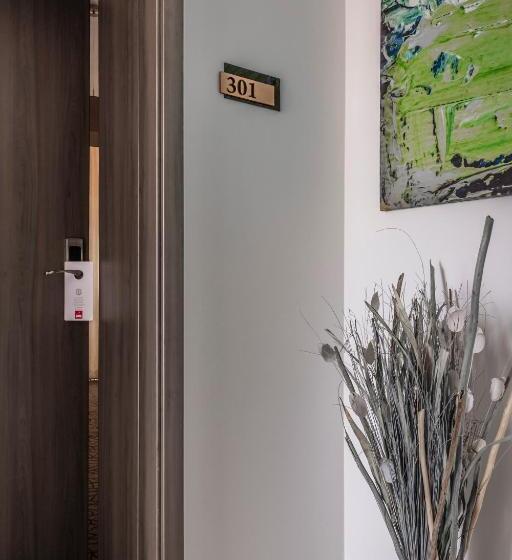 هتل Charm Boutique