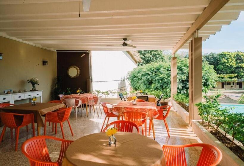 Отель Diriá Santa Cruz