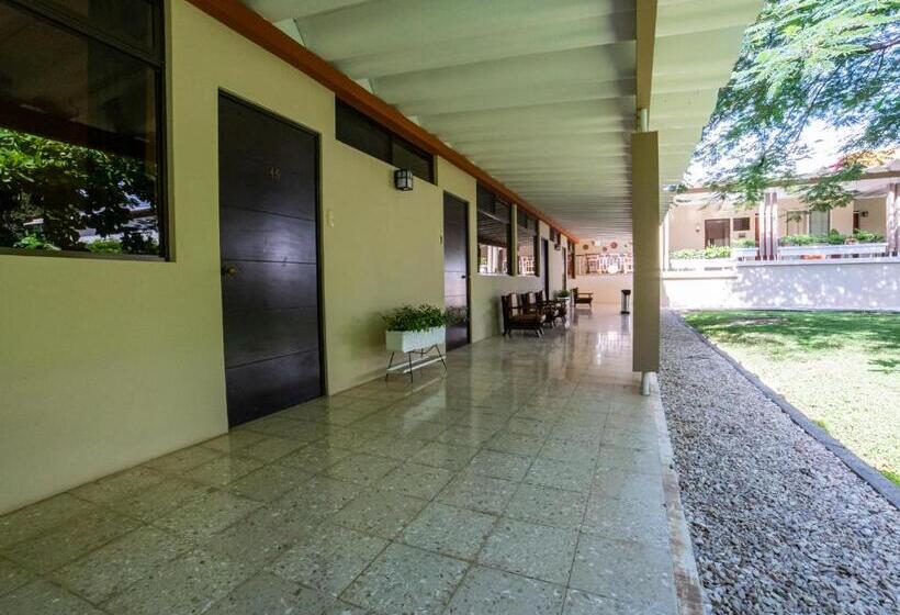 Отель Diriá Santa Cruz