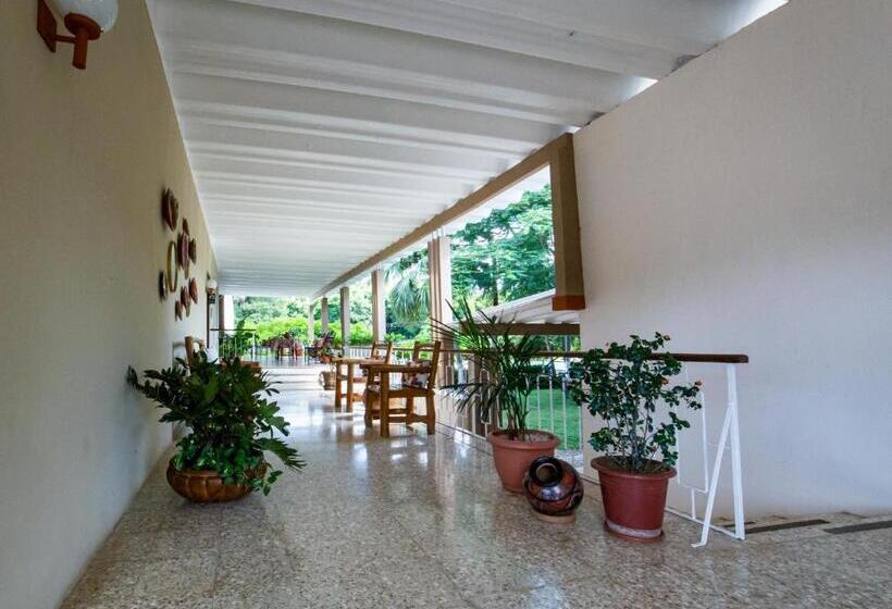 Отель Diriá Santa Cruz