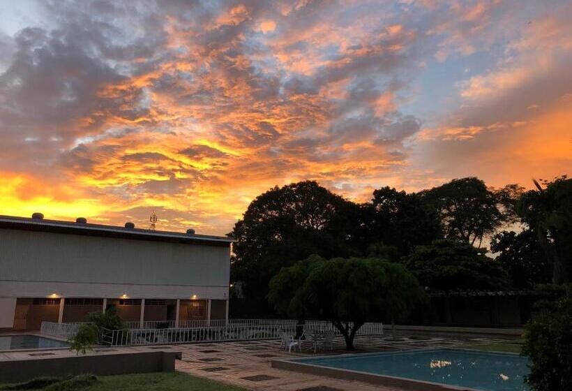 Отель Diriá Santa Cruz