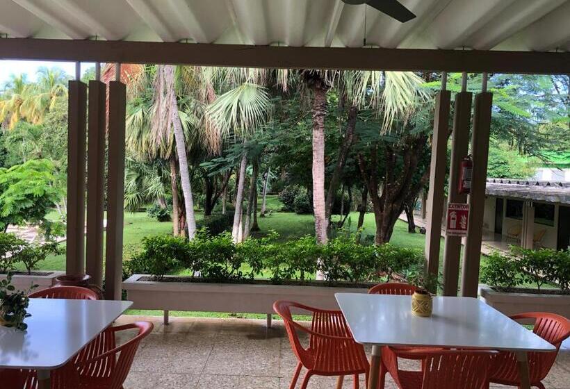 Отель Diriá Santa Cruz