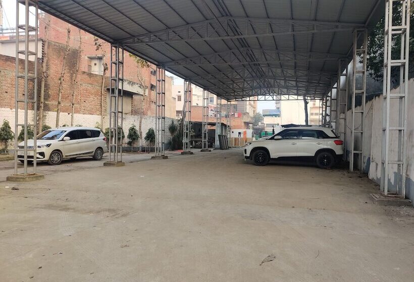 호텔 Krishan Kanhiya