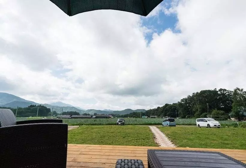 Majatalo Guesthouse Leaf