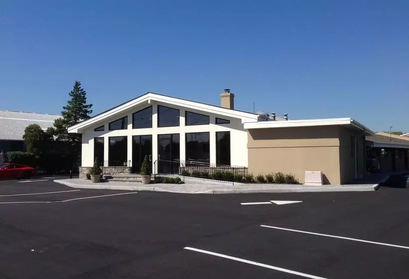 Bethpage Motel