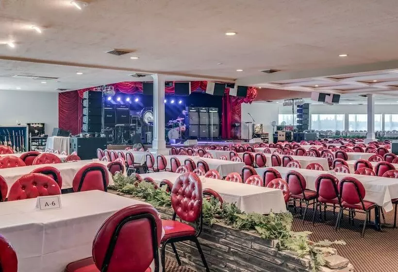 Bonnie Castle Resort & Marina