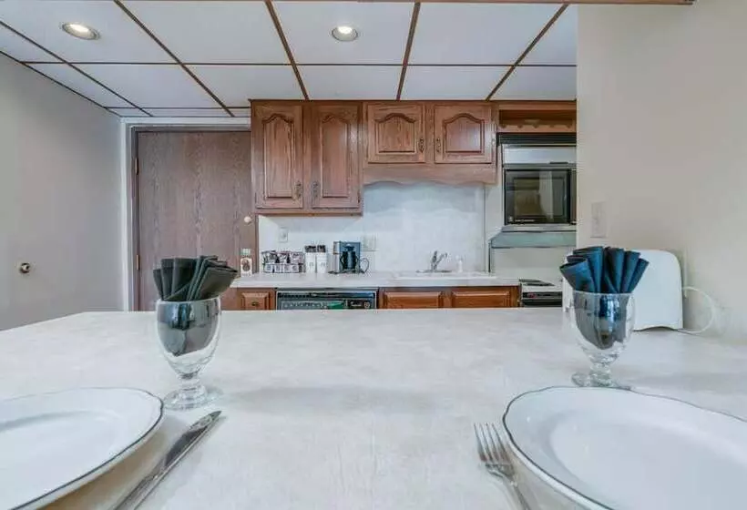 Bonnie Castle Resort & Marina