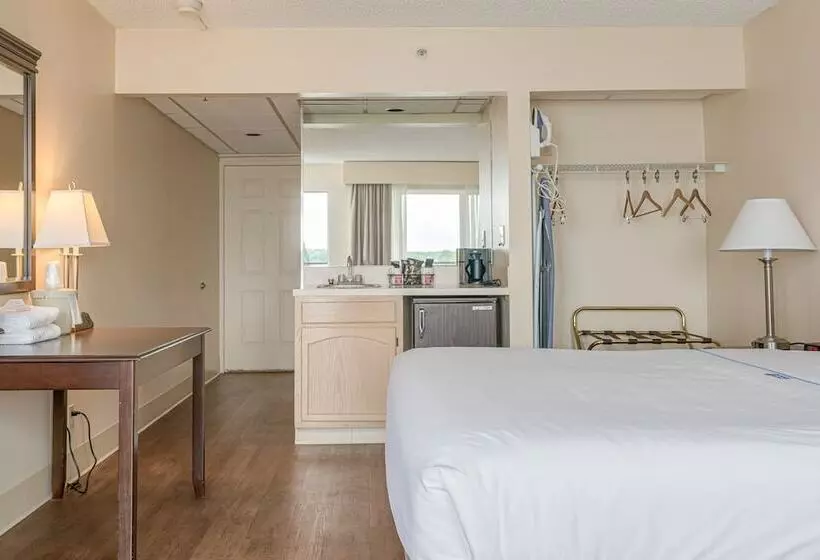 Bonnie Castle Resort & Marina