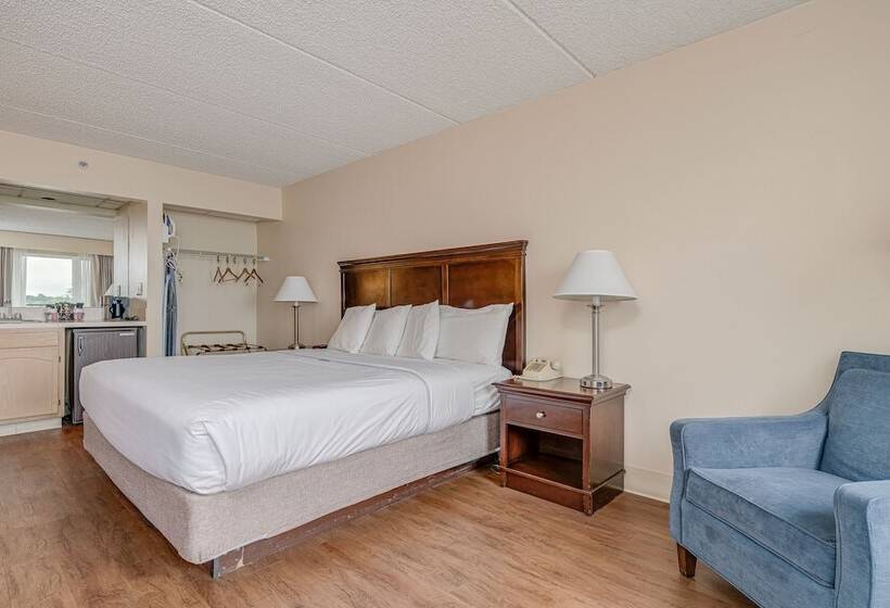 Bonnie Castle Resort & Marina