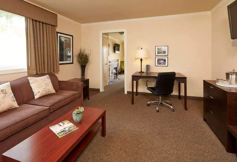 فندق Best Western Wesley Inn & Suites