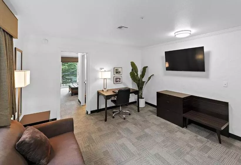 فندق Best Western Wesley Inn & Suites