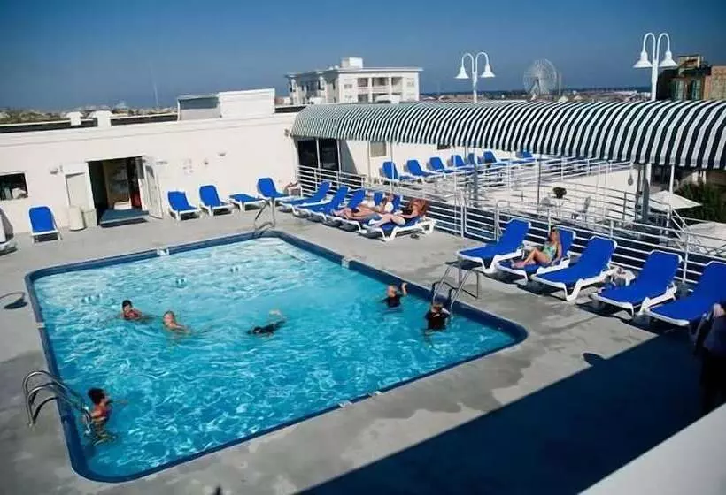 בית מלון כפרי Biscayne Suites