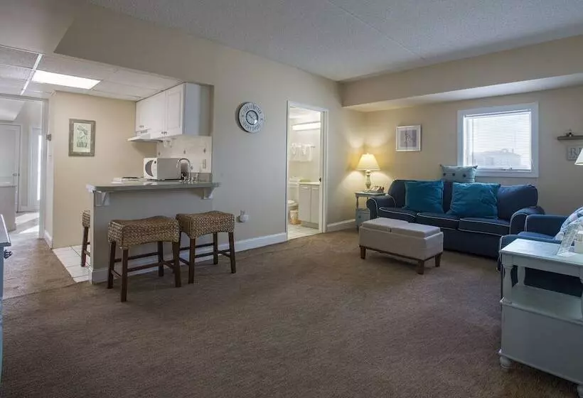 בית מלון כפרי Biscayne Suites