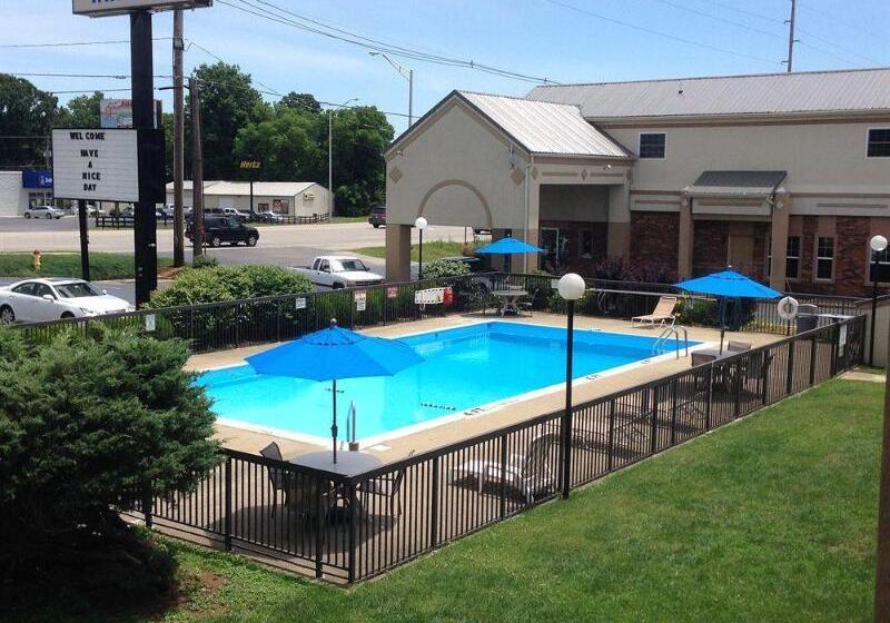 בית מלון כפרי Bluegrass Inn