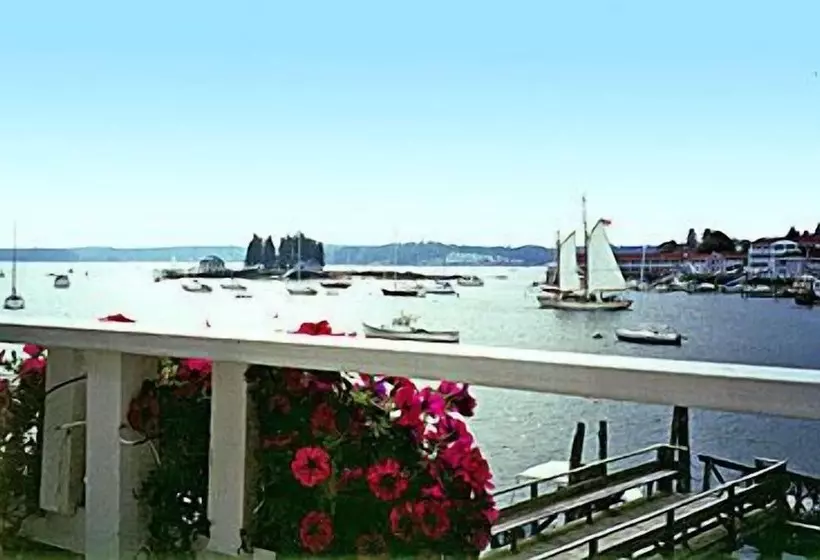 ホテル Boothbay Harbor Inn