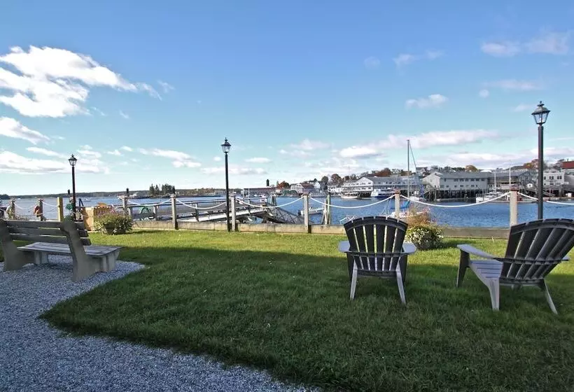 ホテル Boothbay Harbor Inn