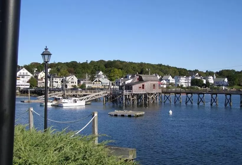 ホテル Boothbay Harbor Inn