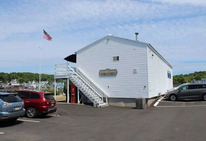 ホテル Boothbay Harbor Inn