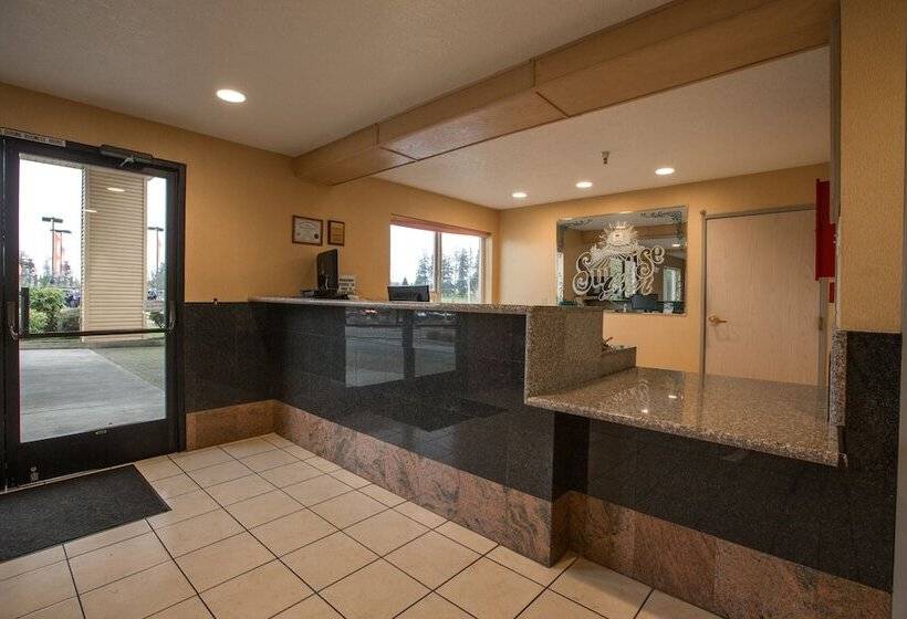 בית מלון כפרי Bridgeway Inn & Suites