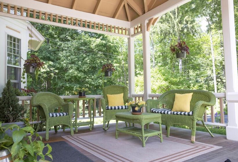 ホテル Brook Farm Inn