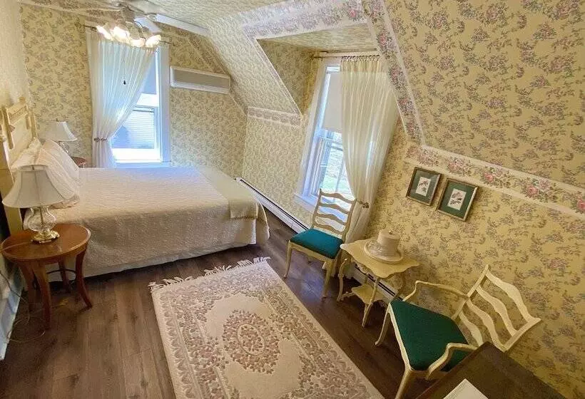 هتل Brook Farm Inn