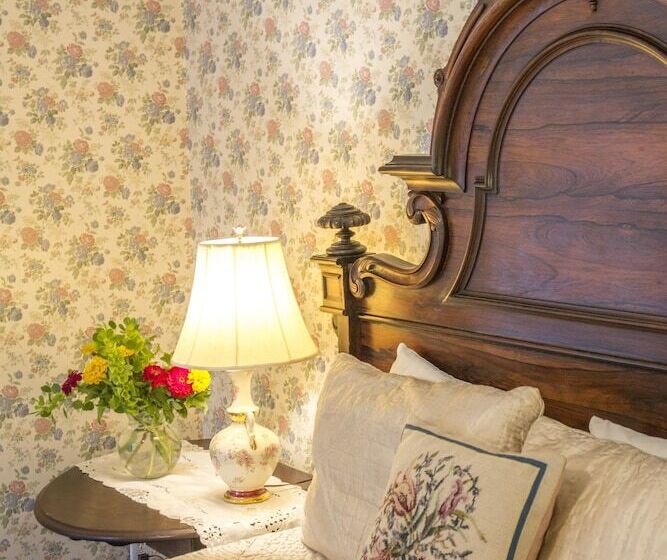 ホテル Brook Farm Inn