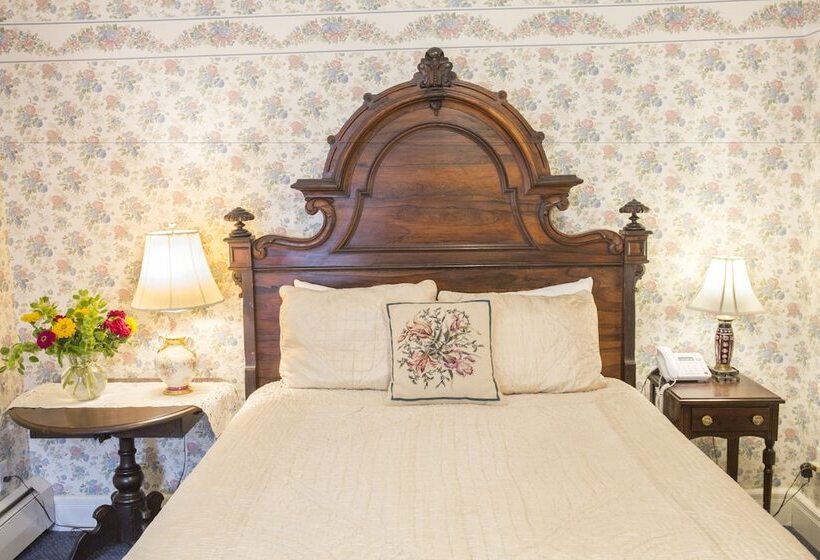 ホテル Brook Farm Inn