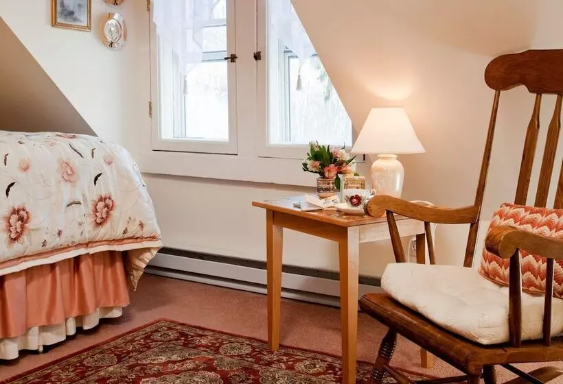 هتل Brook Farm Inn