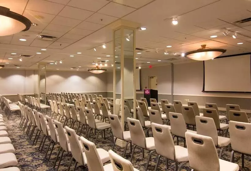 Отель Crowne Plaza Syracuse, An Ihg