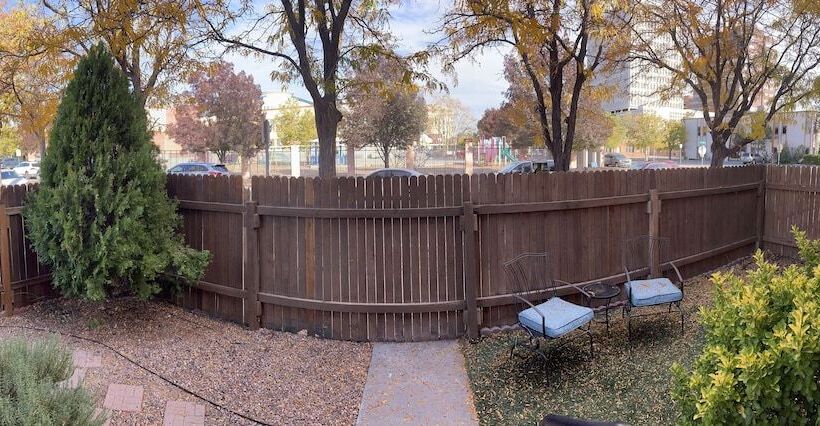 تختخواب و صبحانه El Cuervo Abq