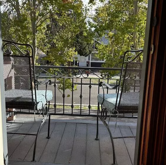 Bed and Breakfast El Cuervo Abq