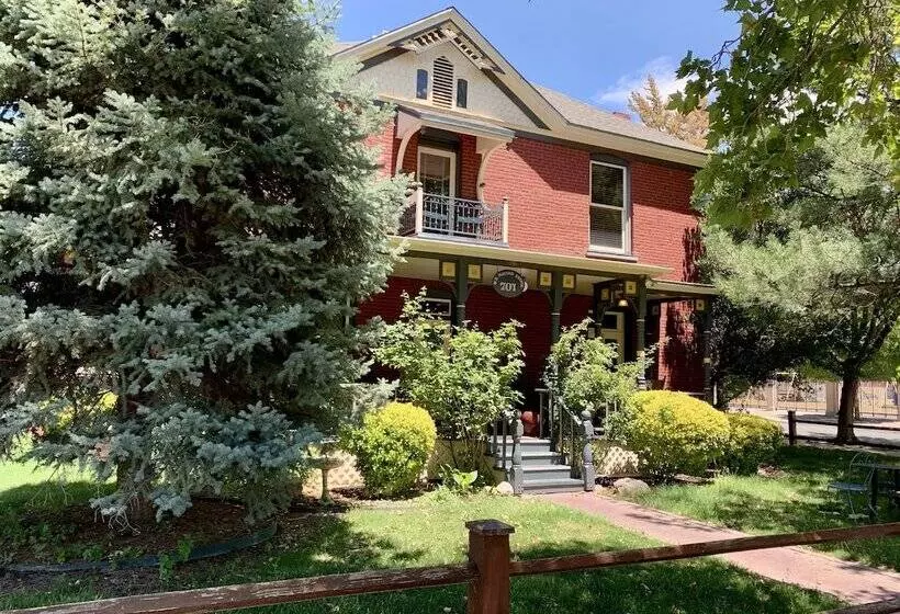 Bed and Breakfast El Cuervo Abq