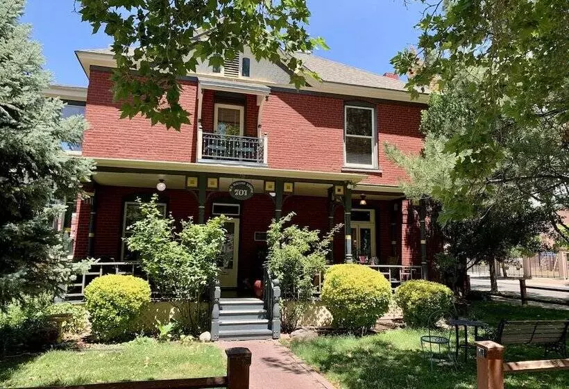 Bed and Breakfast El Cuervo Abq