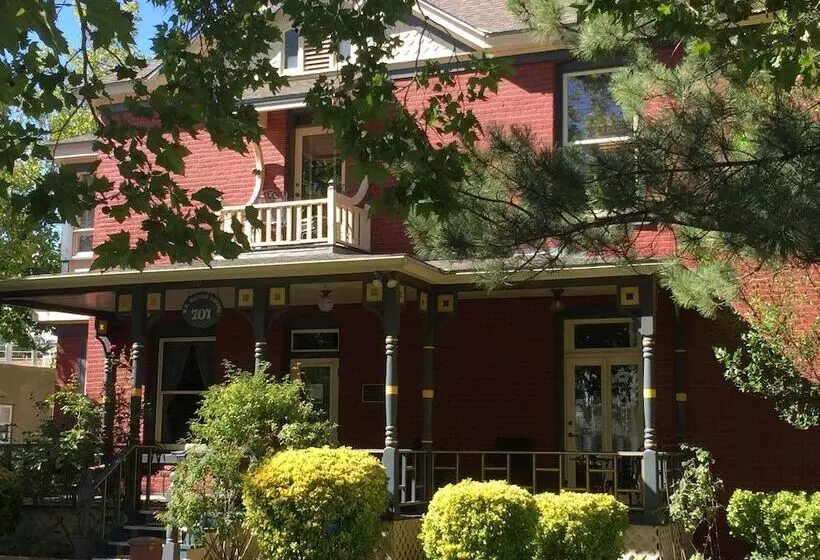 Bed and Breakfast El Cuervo Abq