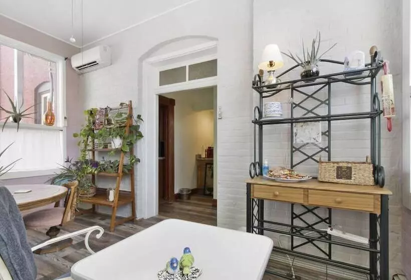 Bed and Breakfast El Cuervo Abq