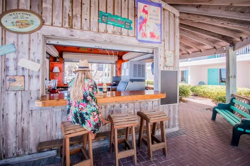 모텔 Bikini Beach Resort