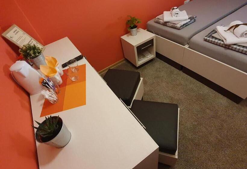 هاستل Oldbrick Pub