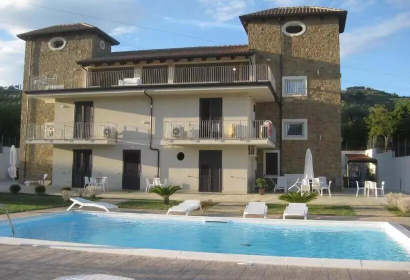 Aamiaismajoitus (B&B) Le Torri Del Cilento